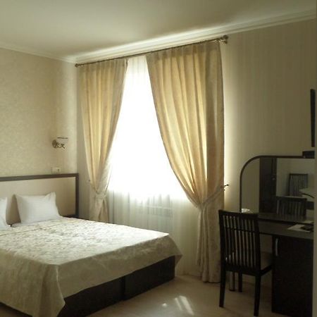 Royal Hotel Kharkiv Room photo