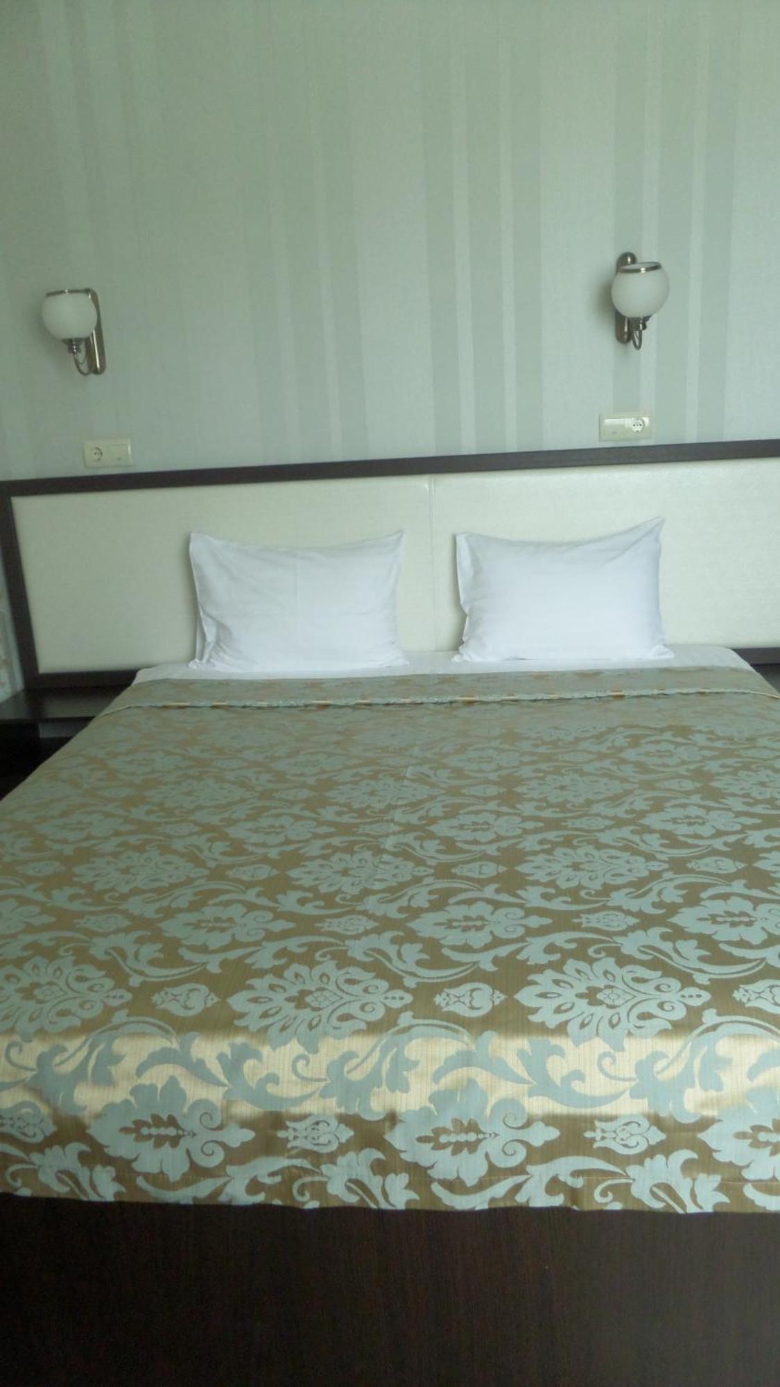 Royal Hotel Kharkiv Room photo