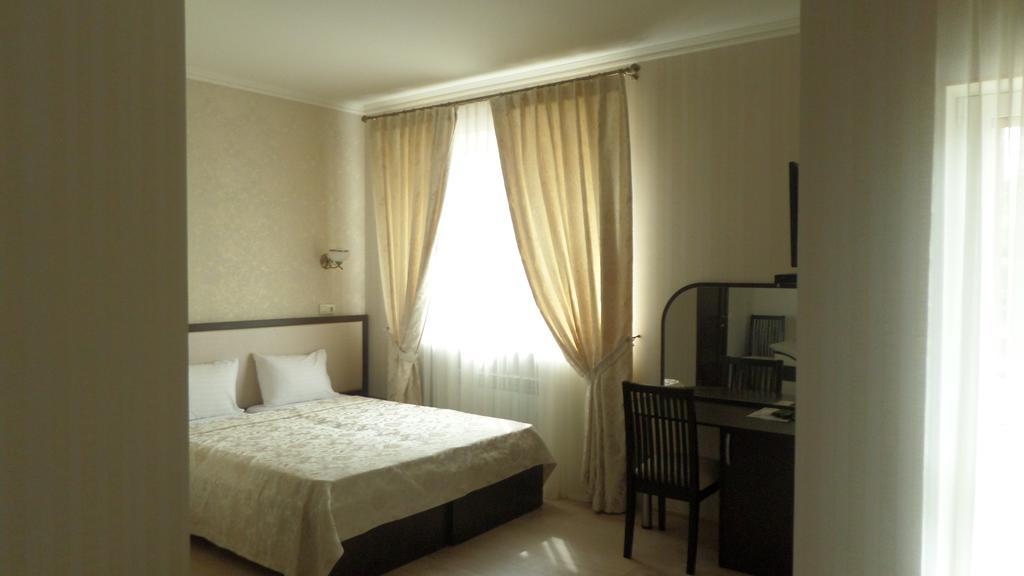 Royal Hotel Kharkiv Room photo