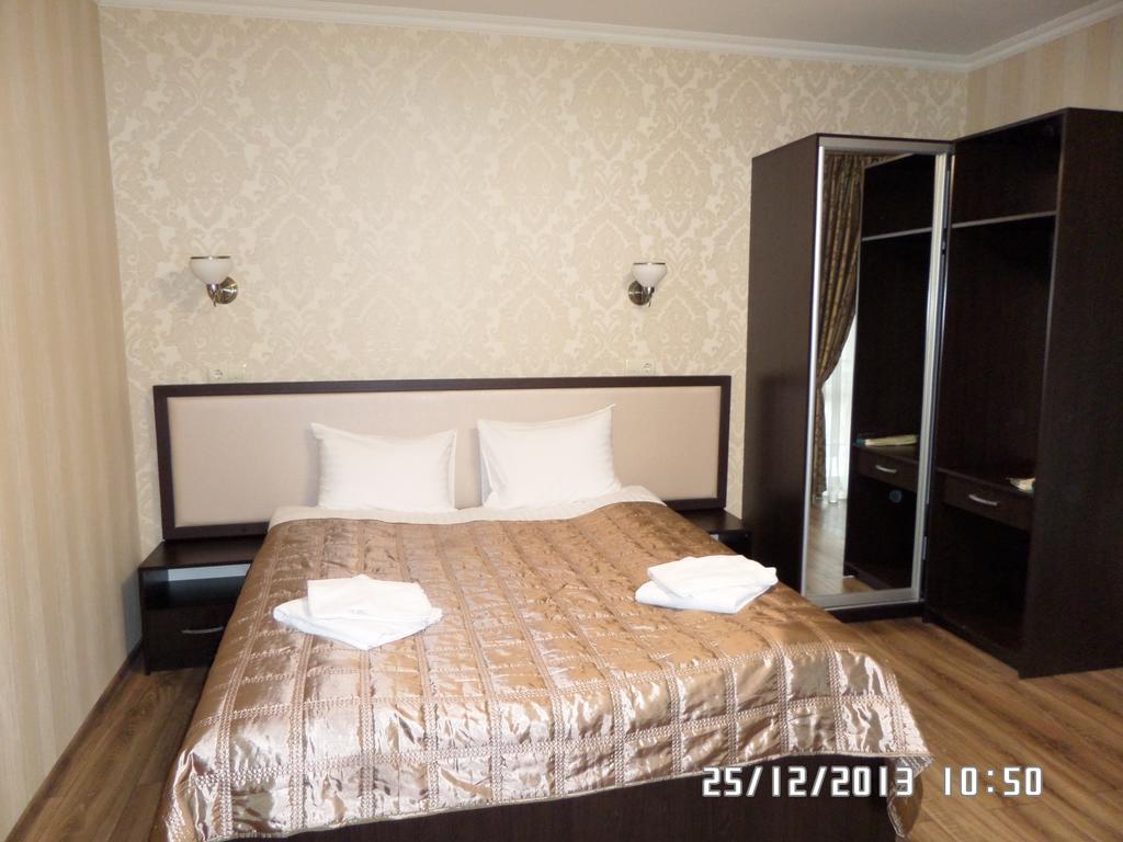Royal Hotel Kharkiv Room photo