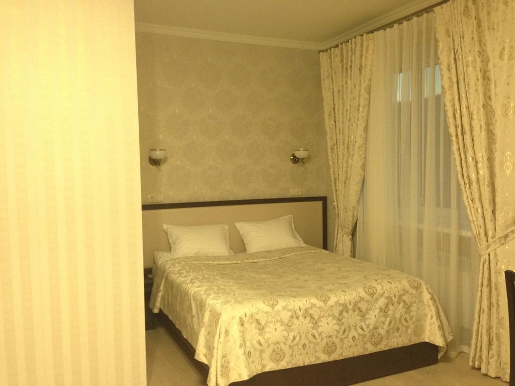 Royal Hotel Kharkiv Exterior photo