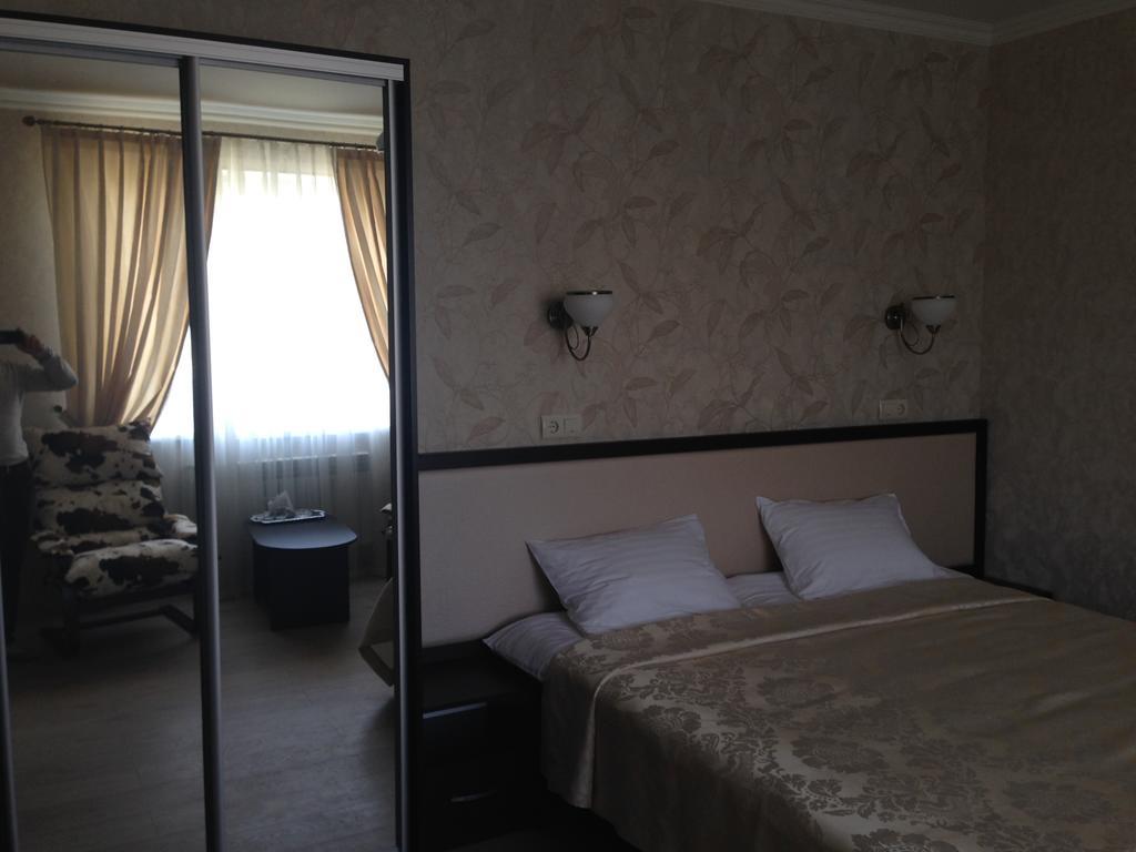 Royal Hotel Kharkiv Room photo